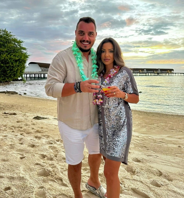 bursucu si sotia lui, andreea cristea, impreuna pe plaja. cum s-au cunoscut bursucu si sotia lui