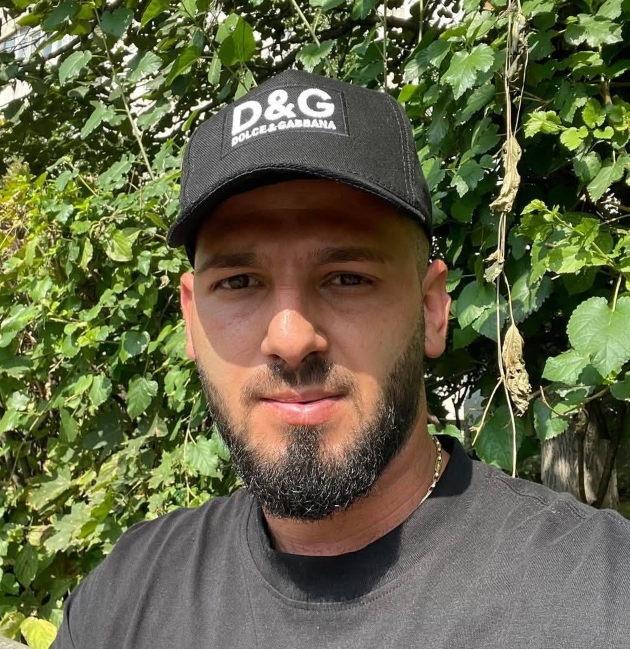 daniel rantar cu sapca si tricou negru. familia tanarului este sfasiata de durere