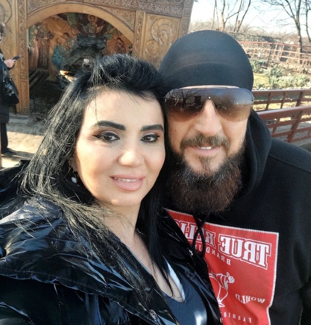 george restivan si adriana bahmuteanu impreuna la manastire