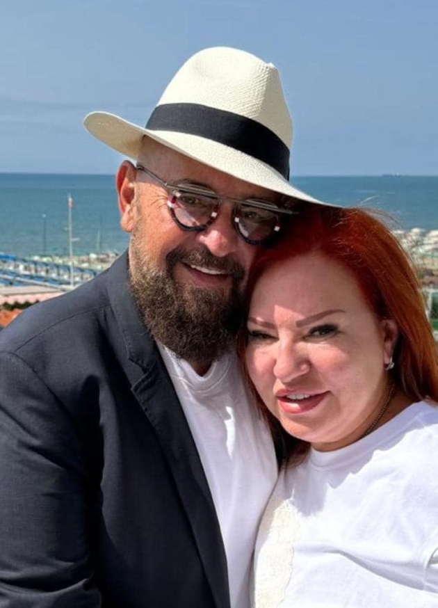 piedone alaturi de sotia lui