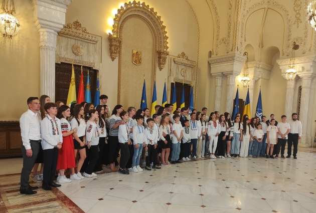 nicusor dan alaturi de copii din diaspora la intalnirea de la cotroceni