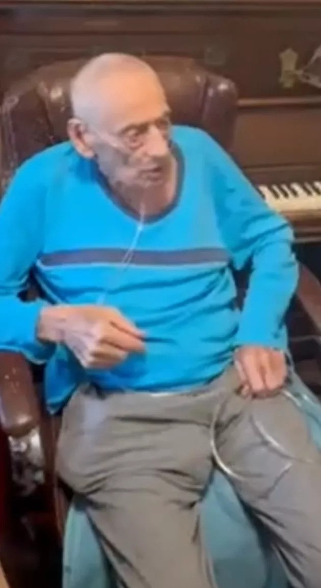 compozitorul horia moculescu vizibil slabit