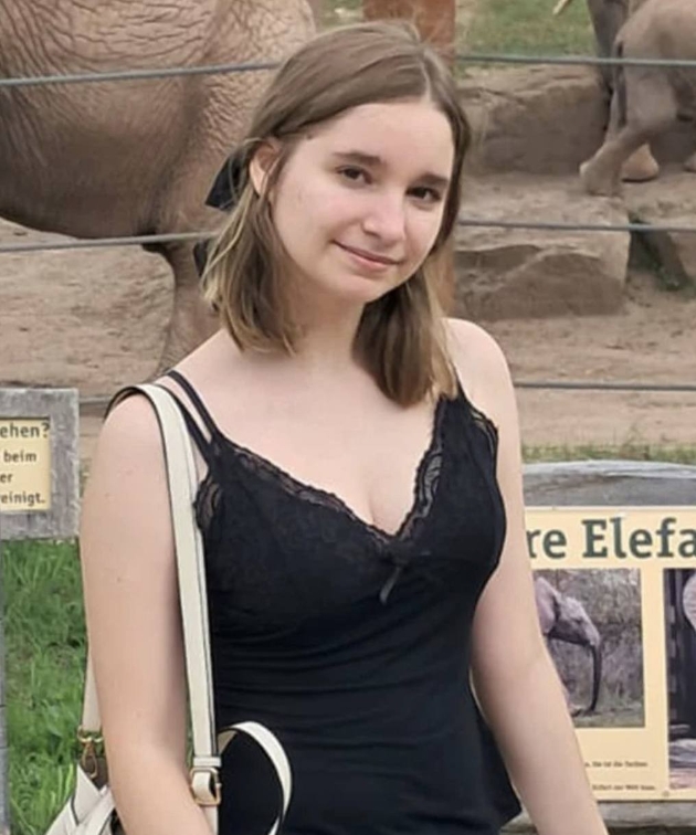 liana k tanara ucraineanca ucisa in gara. fotografie cu liana la gradina zoologica purtand un top negru