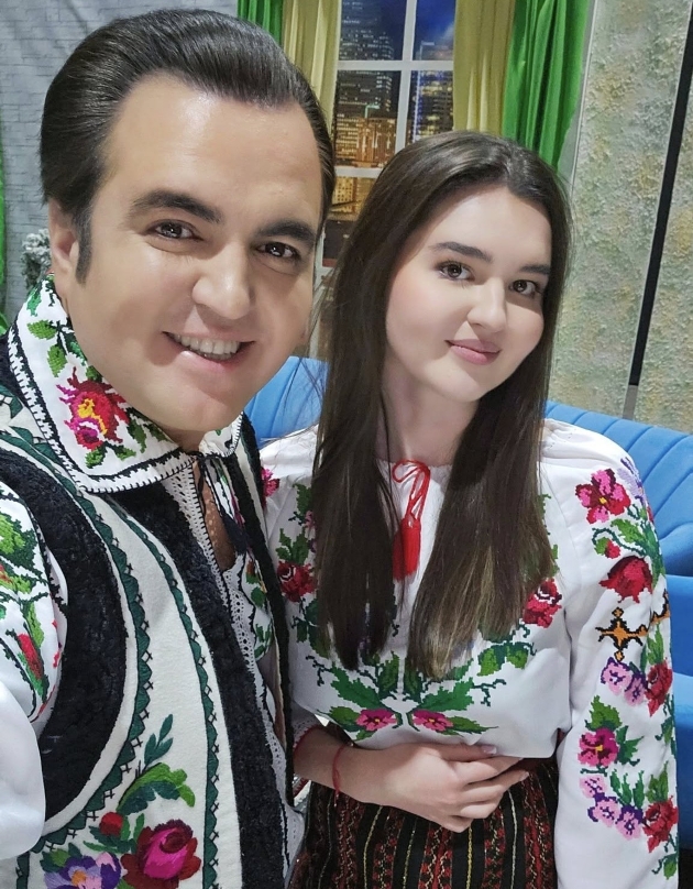 igor cuciuc si fiica lui andreea, imbracati in costum popular la o emisiune tv