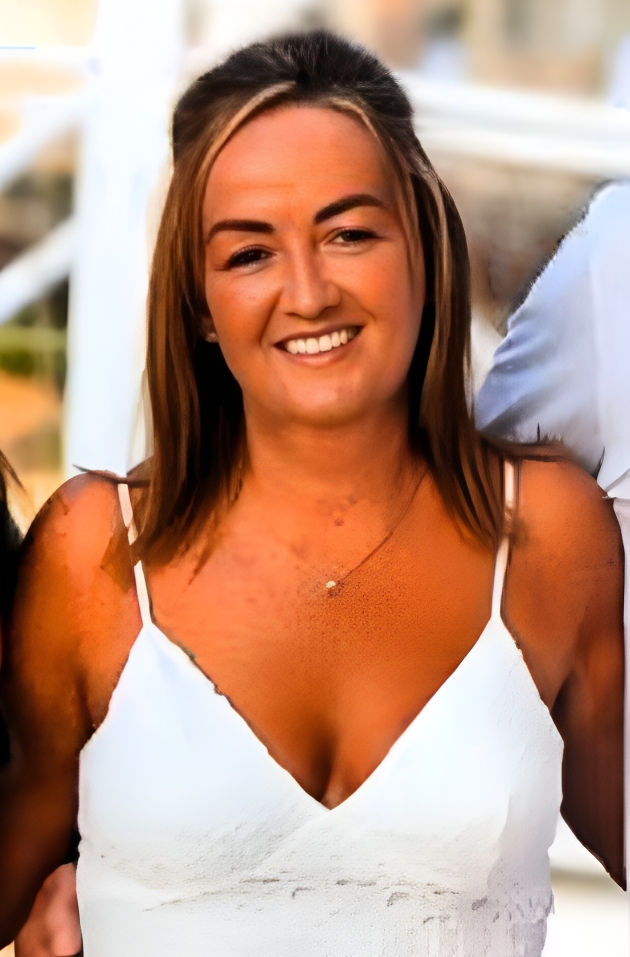 ann-marie o'gorman zambeste imbracata in rochie alba la un eveniment