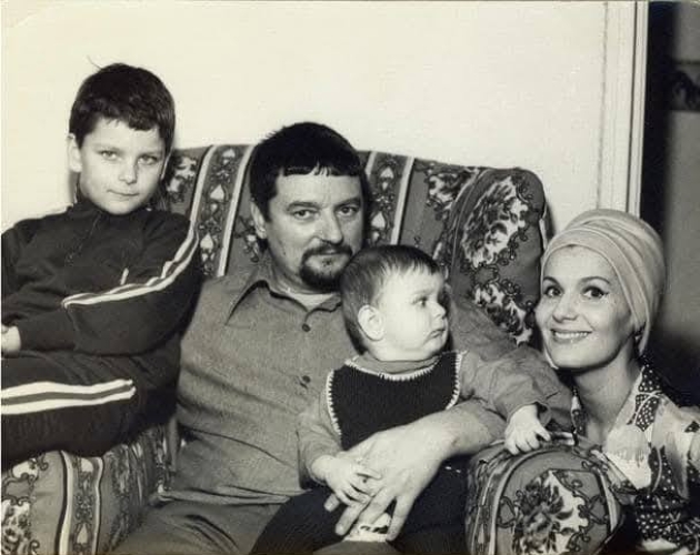 ioan chirila alaturi de iarina damian si cei doi fii ionut chirila si tudor chirila