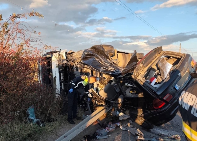 accident baltati tir rasturnat masina distrusa