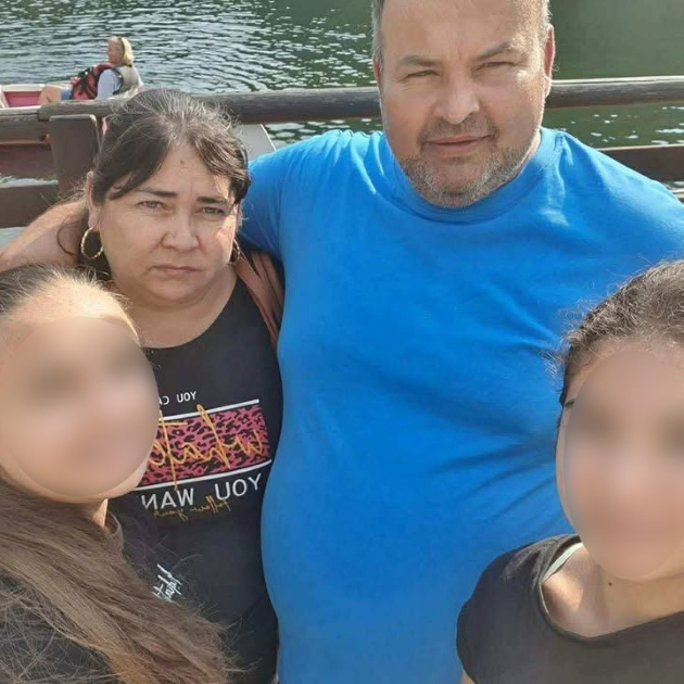 mircea luca calancea fotografie veche alaturi de sotie si cele doua fiice