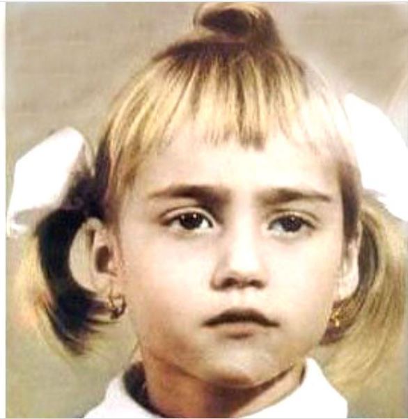 Nadia Comăneci când era mică