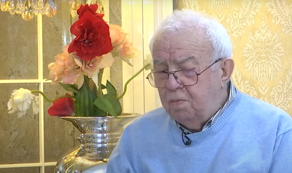 Alexandru Arșinel în timpul interviului pentru antena stars