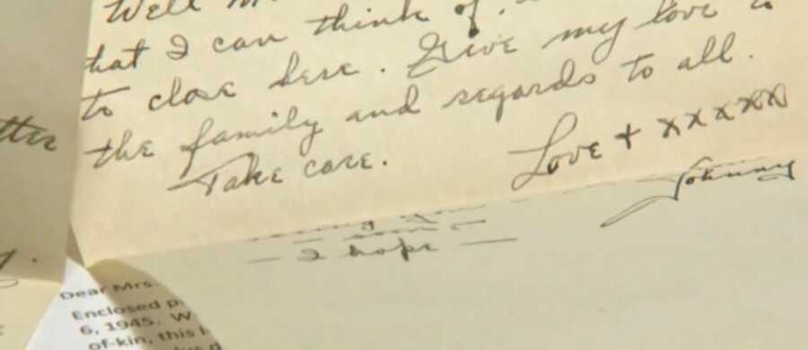 Imagine cu scrisoarea primită după 76 de ani de câtre Angelica Gonsalves