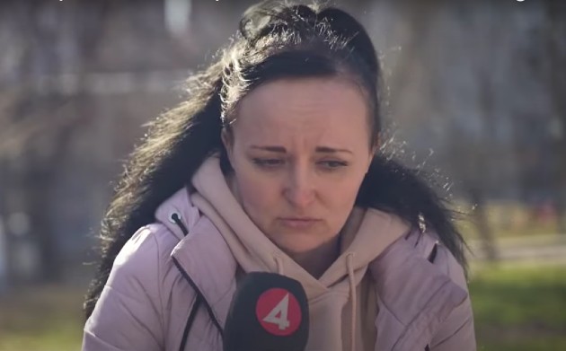 Imagine cu nadia Denysenko în timp ce dădea un interviu