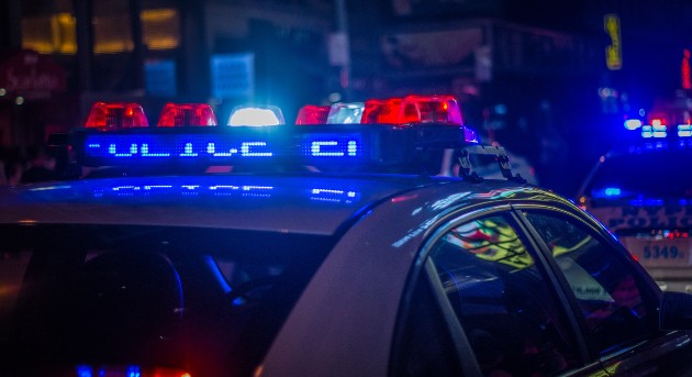 Imagine cu girofarurile unei mașini de poliție