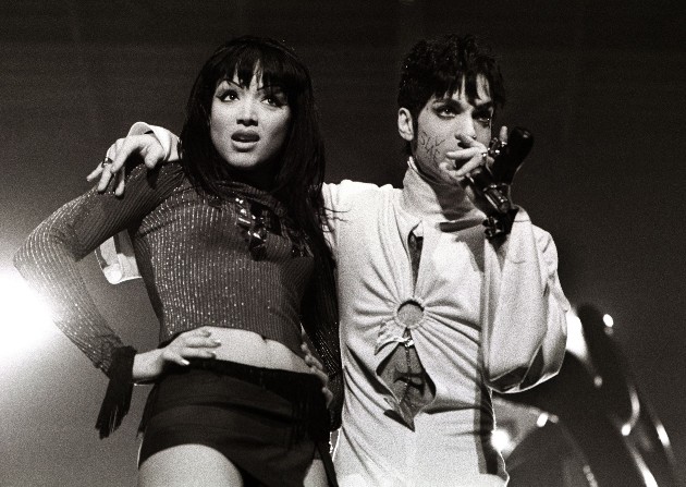 Prince și Mayte Garcia pe scenă la Brabant hallen, Den Bosch, Olanda, 24 Martie 1995