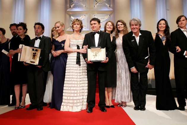 Imagine cu alături de Charlotte Ramping, Marina Hands, Alain Delon, Michelle Yeoh și directorul Gus Van Sant la cea de-a 60-a ediție a International Cannes Film Festival 27 mai, 2007, în Cannes, Franța