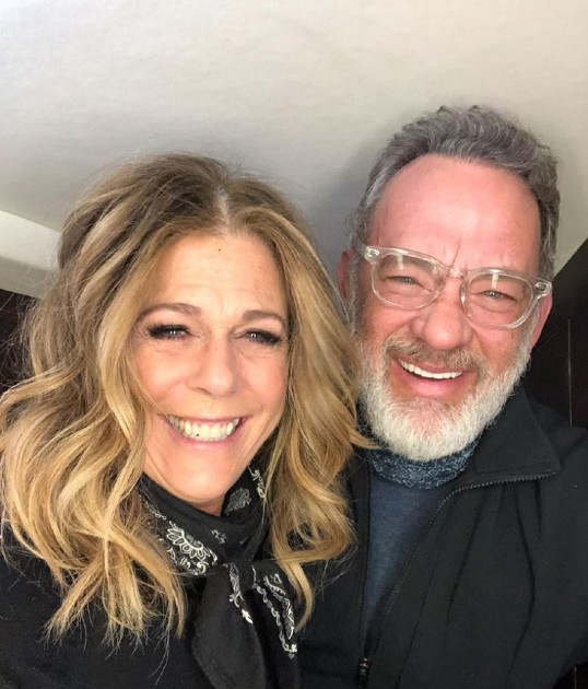 Imagine cu Rita Wilson și Tom Hanks în timp ce fac un selfie