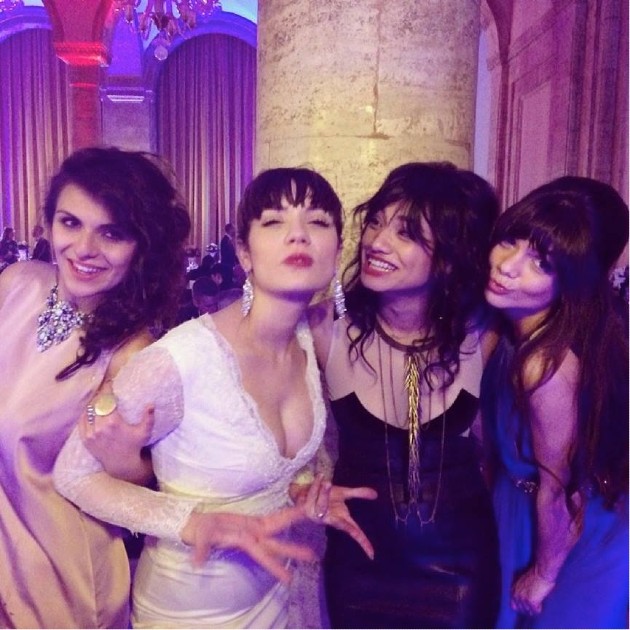 Imagine cu fetele din trupa Pops în anul 2014, la nuntă