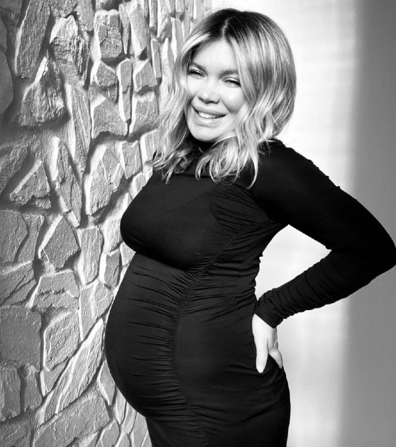 Imagine alb negru cu Gina Pistol înainte de naștere