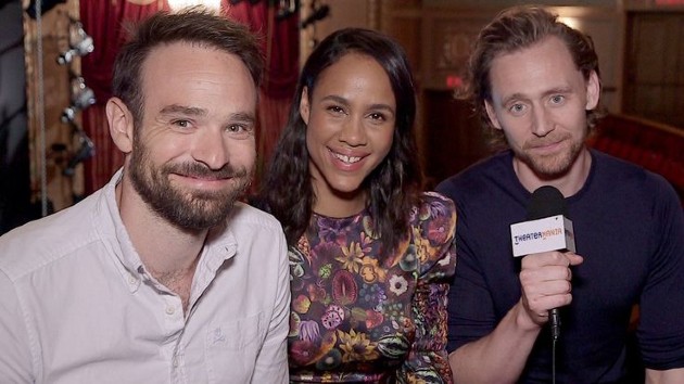 Imagine cu Tom Hiddleston, Charlie Cox, Zawe Ashton în timpul unui interviu despre Betrayal