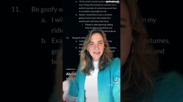 Imagine cu Annie Wright într-ul filmuleț pe Tiktok