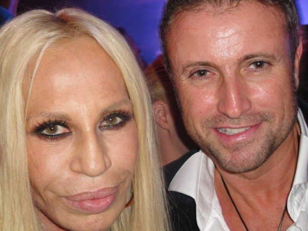 Imagine cu Cătălin Botezatu și Donatella în timp ce fac un selfie