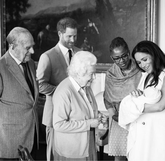 familia regala a marii britanii, alaturi de meghan markle si printul harry