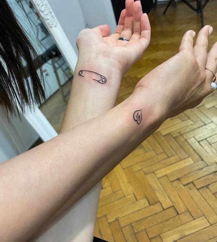 anca serea si fiica ei si-au facut tatuaje impreuna
