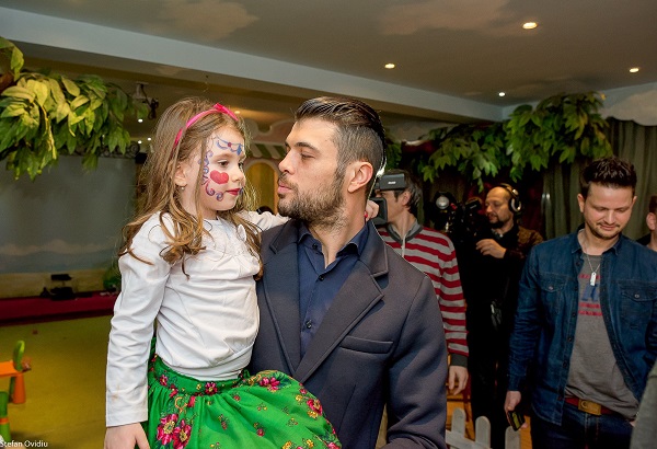 Marius Elisei, fostul sot al Oanei Roman si fiica lor, Isabela