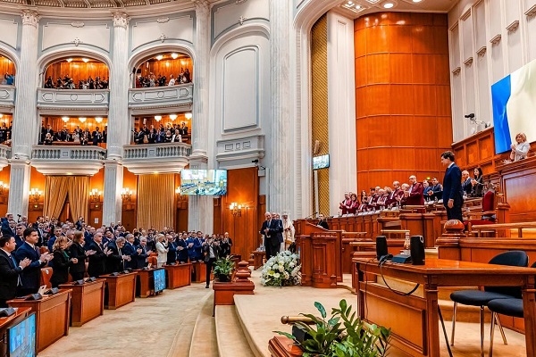 Nicușor Dan la ceremonia de învestire de la Palatul Parlamentului