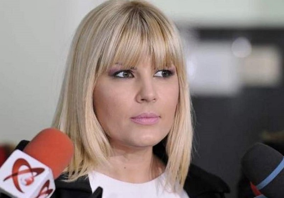 Elena Udrea acordand un interviu