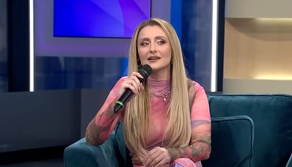 Alina Sorescu in platoul emisiunii Viata fara filtru