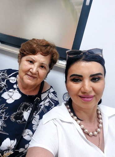 Adriana Bahmuțeanu fericită alături de mama ei, Petruța Toma