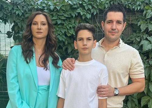 Claudia, fiica lui Victor Pițurcă, alături de soțul și de fiul ei