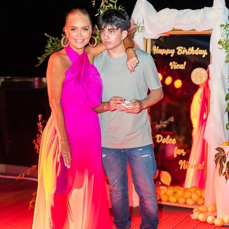 Vica Blochina fericită alături de fiul ei și al lui Victor Pițurcă, Edan