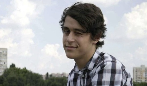 Pavlos Popovici, unul dintre supraviețuitorii incendiului de la Colectiv, pe când avea 15 ani