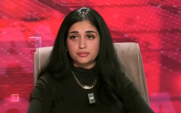 Melek, vaduva lui Dani Vicol, victima accidentului rutier provocat de Mario Iorgulescu, imbracata in negru, in platoul CanCan TV pentru a acorda un interviu