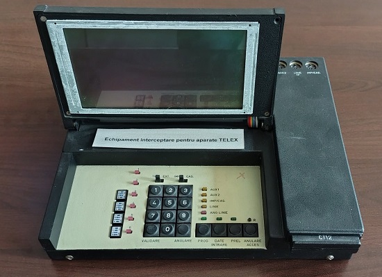 echipament de interceptare pentru dispozitivele tip TELEX, folosite in perioada regimului comunist din Romana in vederea interceptarii aparatelor TELEX, folosite de jurnalistii straini 