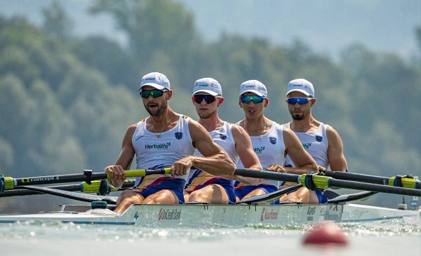echipajul de patru rame masculin, in timpul probei de la Campionatele Europene de canotaj de la Varese, Italia