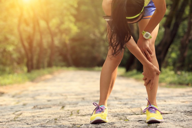Alergătoare pe care o doare genunchiul