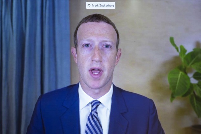 Mark Zuckerberg la o conferinta online