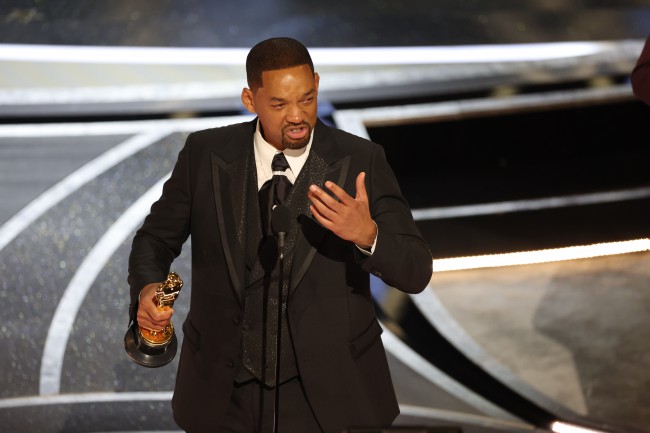 Will Smith acceptă premiul pentru cel mai bun actor în rol principal pentru 