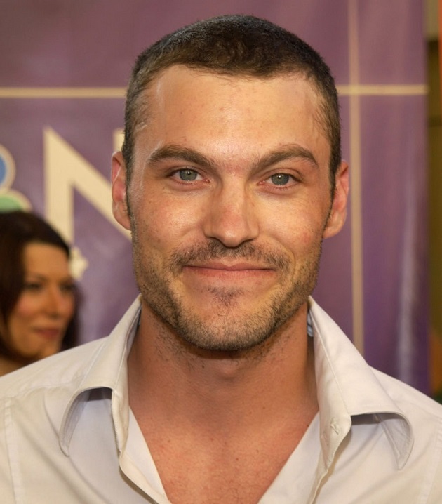 Brian Austin Green cu zâmbtul pe buze în cadrul unui eveniment monden