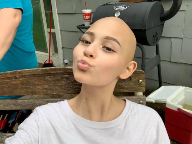 Aria Mia Gonzalez fără păr pe cap din cauza cancerului