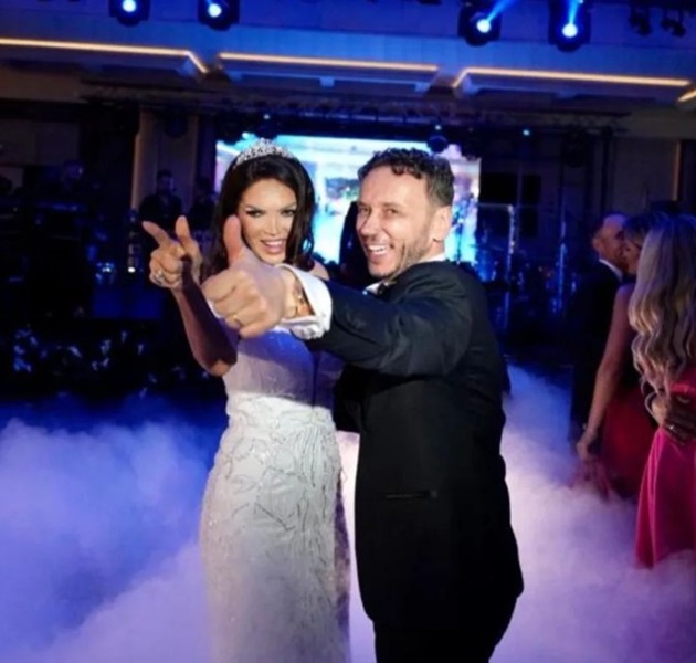 Cristina Spătar și Vicențiu Mocanu la nunta lor, pe ringul de dans