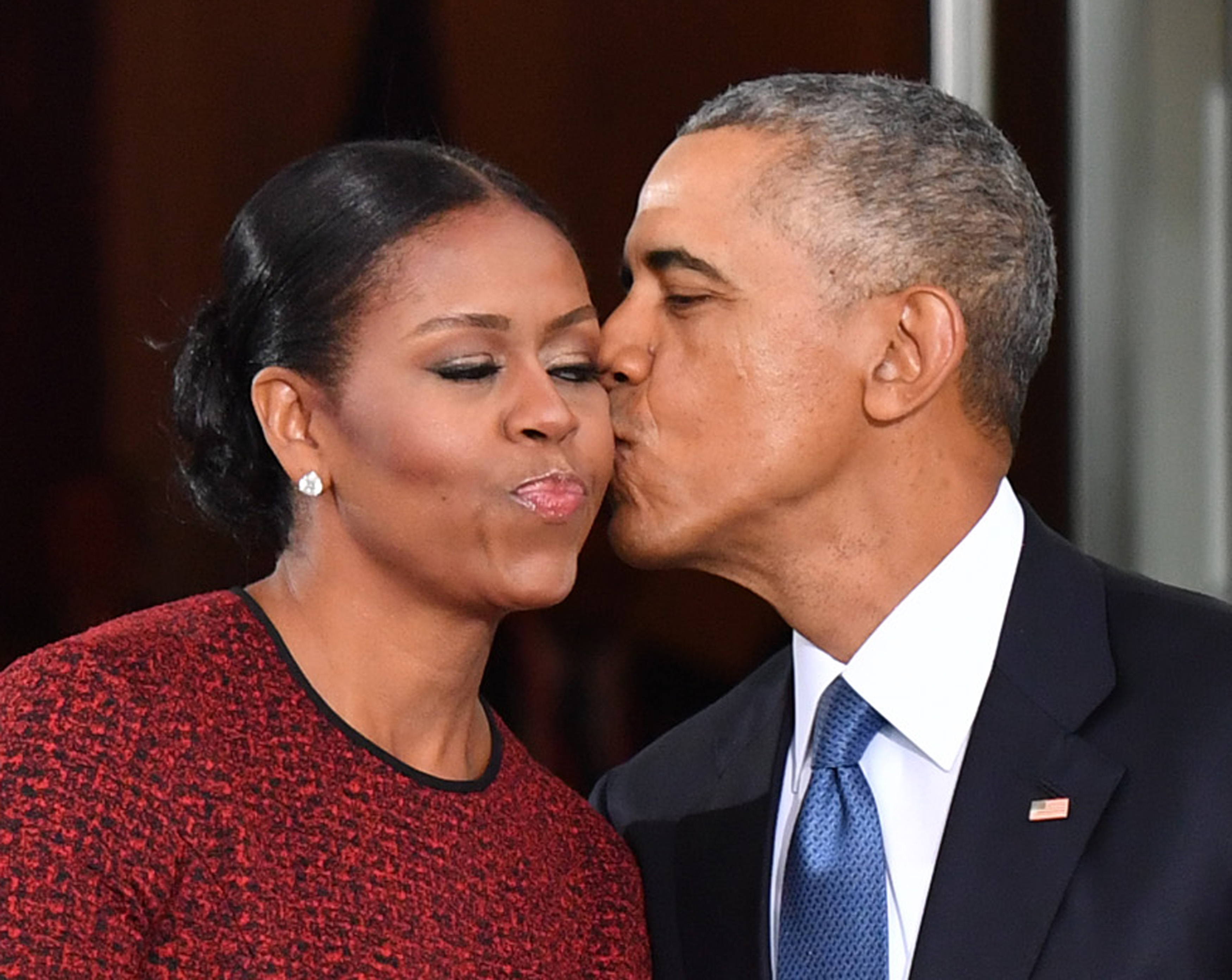 Barack şi Michelle sarut