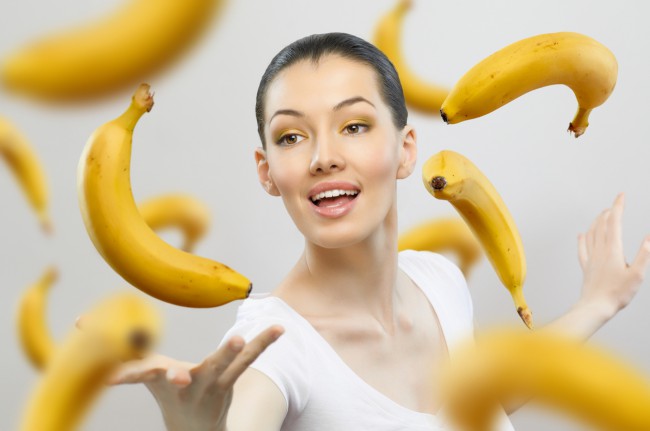 femeie banane