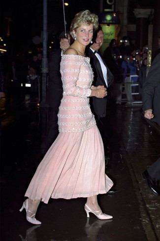 Printesa Diana rochie roz