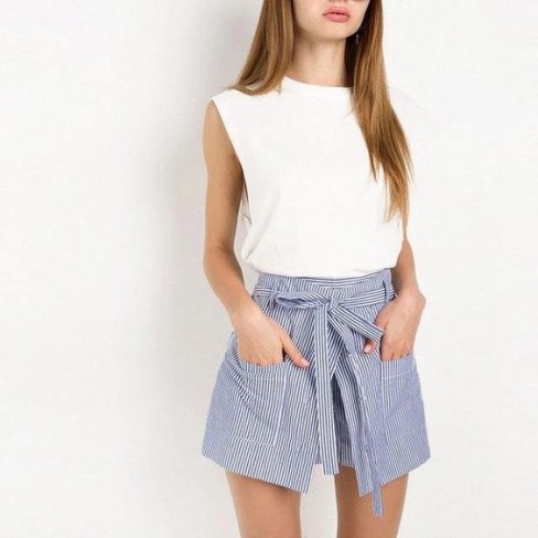 Fusta pantalon scurtă în dungi