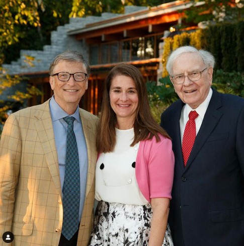 melinda si bill gates alaturi de prietenul lor warren buffet