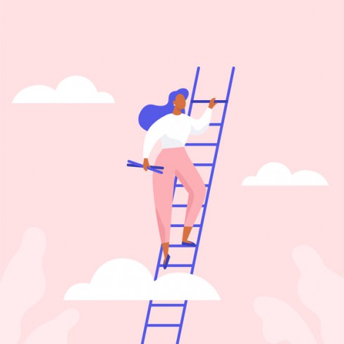 femeie care se urca pe scara printre nori roz